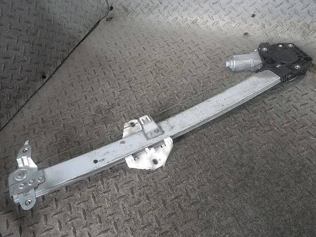 Front Left Door Regulator HONDA Stream 2007 DBA-RN6 — photo 1