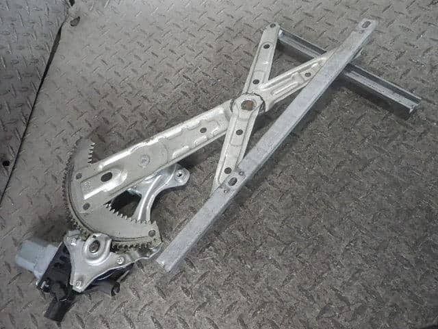 Front Left Door Regulator HONDA Acty 2010 EBD-HA9 — photo 2