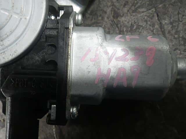 Front Left Door Regulator HONDA Acty 2010 EBD-HA9 — photo 3