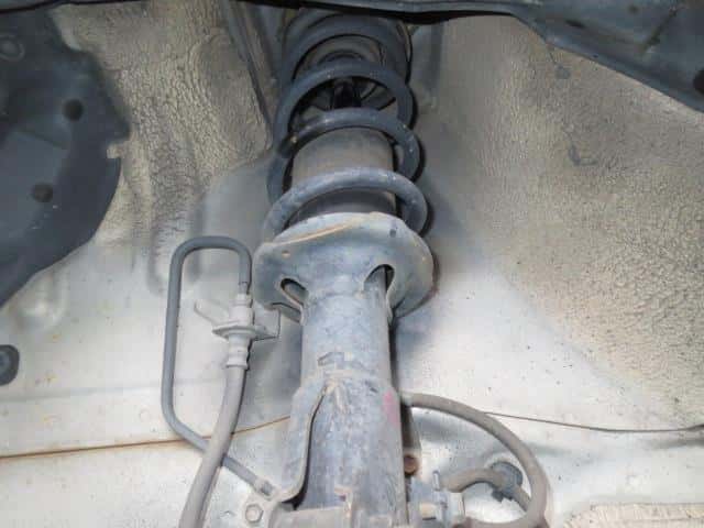 Front Left Strut DAIHATSU Hijet 2005 LE-S330V — photo 1