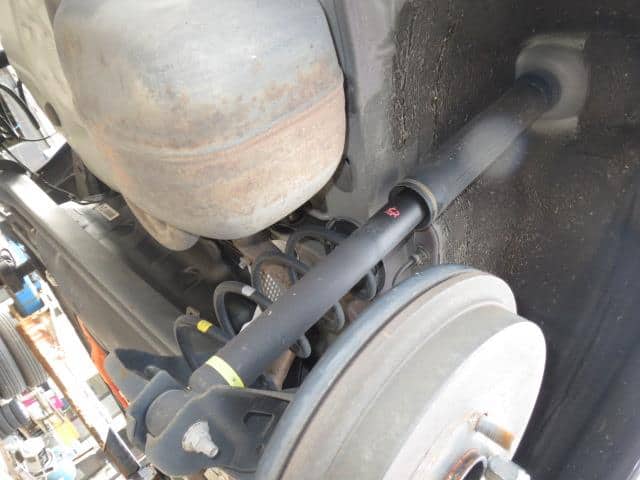 Rear Right Shock Absorber TOYOTA Aqua 2014 DAA-NHP10 — photo 1