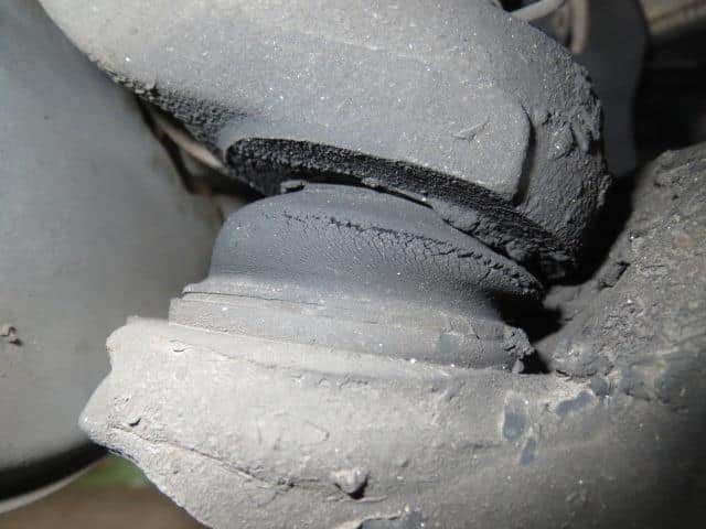 Front Right Lower Control Arm DAIHATSU Hijet 2005 LE-S330V — photo 3