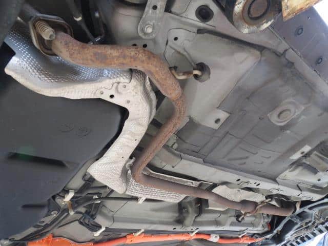 Front Exhaust Pipe TOYOTA Aqua 2014 DAA-NHP10 — photo 1
