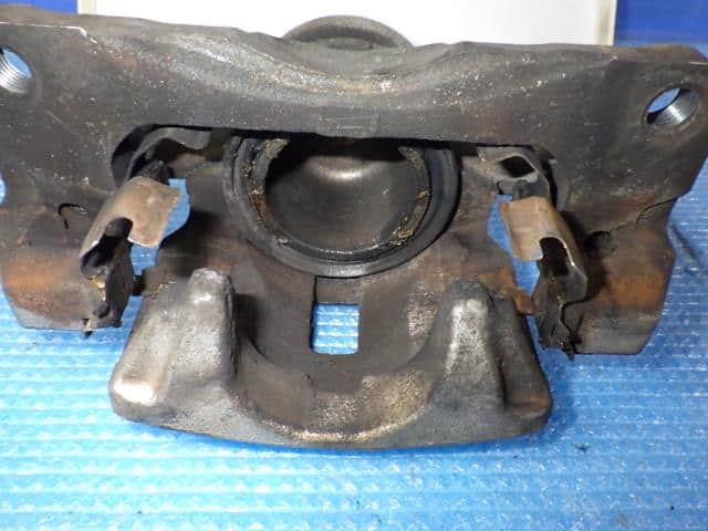 Front Right Caliper DAIHATSU Hijet 2003 LE-S200V — photo 3