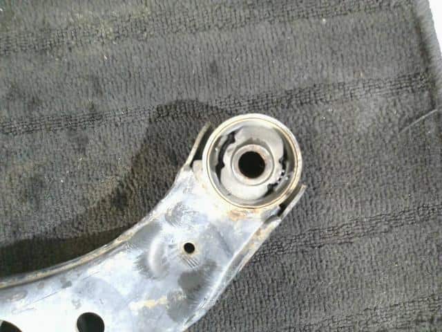 Front Left Lower Control Arm TOYOTA bB 2007 DBA-QNC21 — photo 3