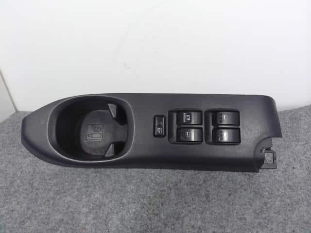 Power Window Switch TOYOTA bB 2007 DBA-QNC21 — photo 1