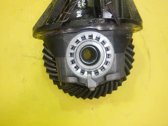 Rear Rigid Differential Assembly ISUZU 2003 KR-NKR81E 8973192530 — photo 2