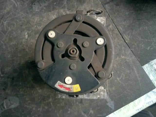 A/C Compressor Mitsubishi Fuso 2002 KK-FE63EG MC149965 — photo 4