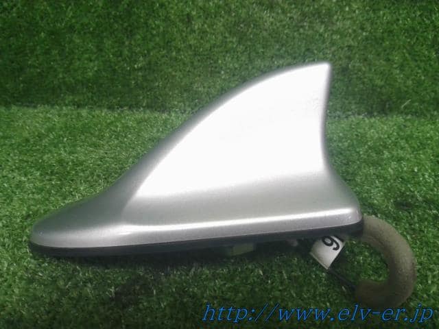 Antenna TOYOTA Crown 2014 DAA-AWS211 8630030D40 — photo 1