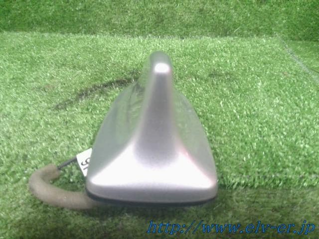 Antenna TOYOTA Crown 2014 DAA-AWS211 8630030D40 — photo 3