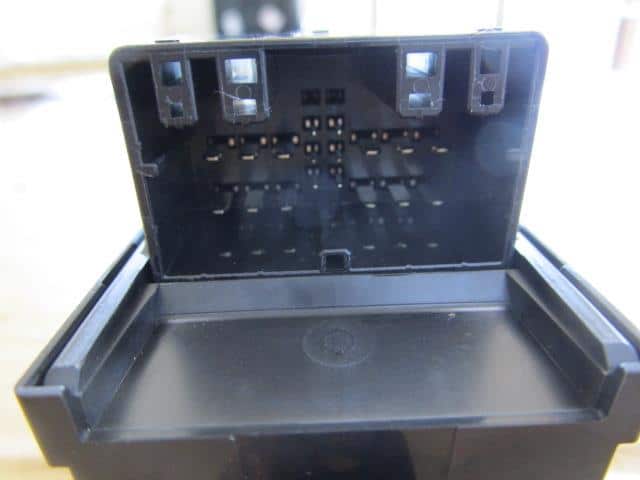 Power Window Switch SUZUKI Wagon R 2012 DBA-MH34S — photo 4