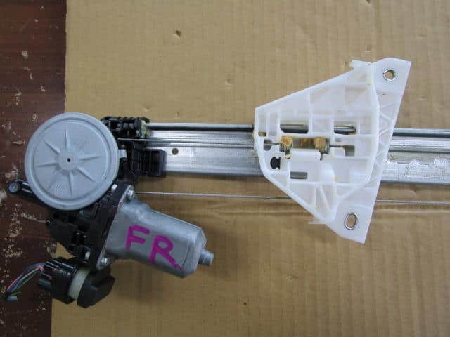 Front Right Door Regulator SUZUKI Wagon R 2012 DBA-MH34S 8343065J11 — photo 3