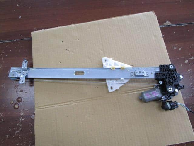 Front Right Door Regulator SUZUKI Wagon R 2012 DBA-MH34S 8343065J11 — photo 2