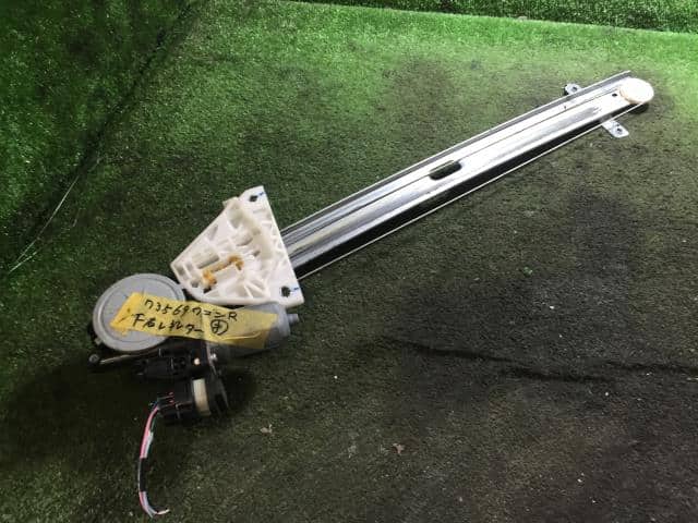 Front Right Door Regulator SUZUKI Wagon R 2016 DBA-MH34S 0620402821 — photo 1