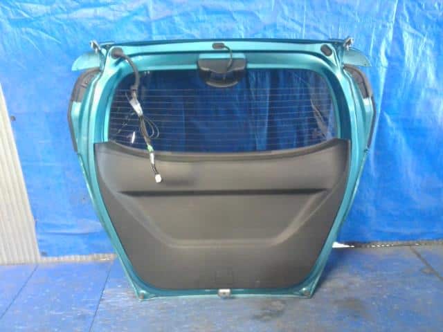 Back Door Assembly HONDA Freed Spike 2012 DAA-GP3 — photo 2