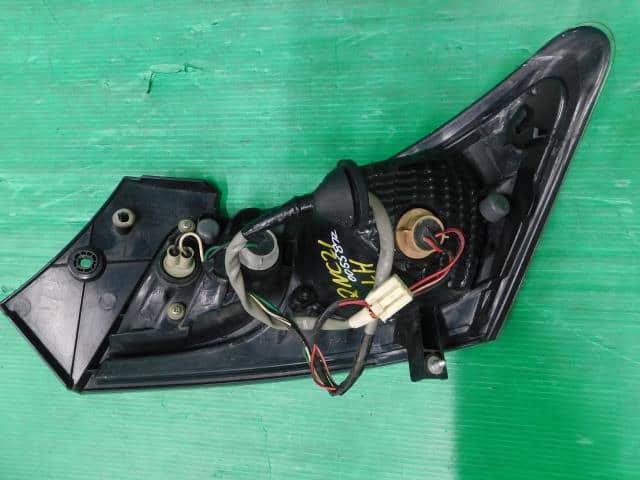 Left Tail Light TOYOTA bB 2007 DBA-QNC21 — photo 2