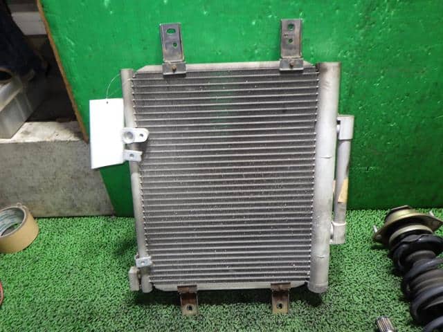 Condenser DAIHATSU Mira 2002 LE-L250V — photo 2