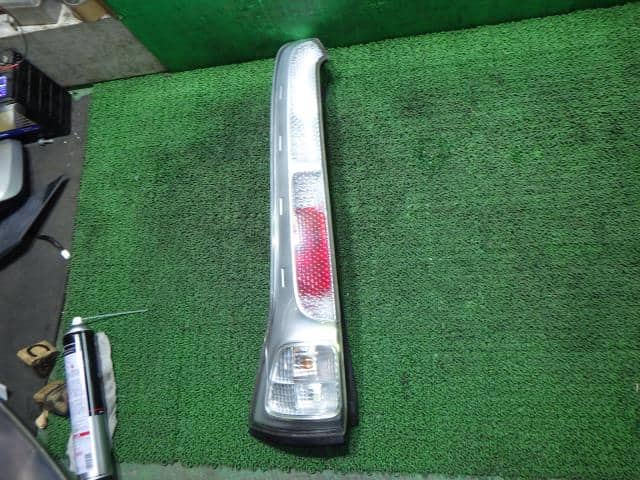 Left Tail Light NISSAN Serena 2007 DBA-CC25 — photo 1