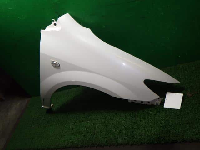 Right Fender Panel MAZDA MPV 2003 UA-LW3W L16552111A — photo 4