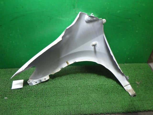 Right Fender Panel MAZDA MPV 2003 UA-LW3W L16552111A — photo 2