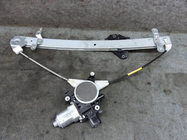 Front Right Door Regulator SUBARU Legacy 2010 DBA-BR9 61041AJ020 — photo 1