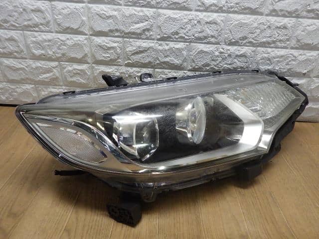Right Headlight HONDA Fit 2014 DBA-GK3 — photo 5
