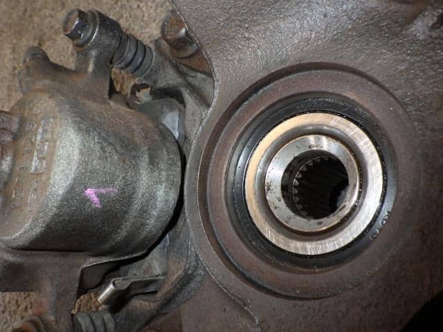 Front Left Knuckle Hub Assembly HONDA Acty 2005 GBD-HA7 — photo 5