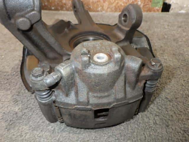 Front Left Knuckle Hub Assembly HONDA Acty 2005 GBD-HA7 — photo 6