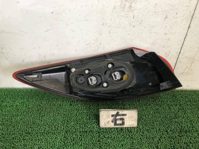 Right Tail Light MAZDA CX-5 2012 LDA-KE2AW KD5451150F — photo 3