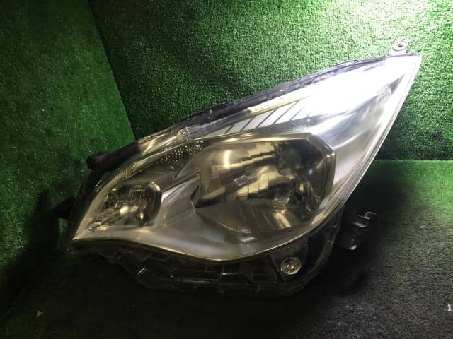 Left Headlight SUBARU Trezia 2012 DBA-NSP120X — photo 1