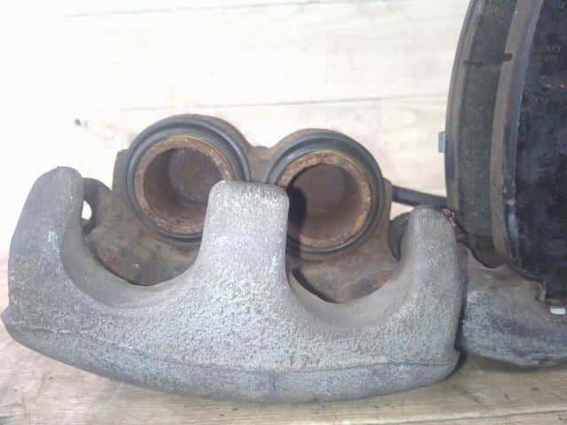 Front Right Caliper MAZDA MPV 2006 DBA-LY3P L23233980B — photo 3