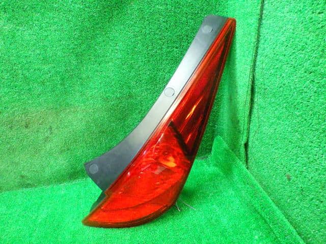 Right Tail Light NISSAN Fairlady Z 2003 UA-Z33 — photo 1