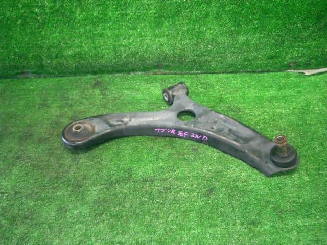 Front Right Lower Control Arm SUZUKI Wagon R 2013 DBA-MH34S 4520185K10 — photo 1