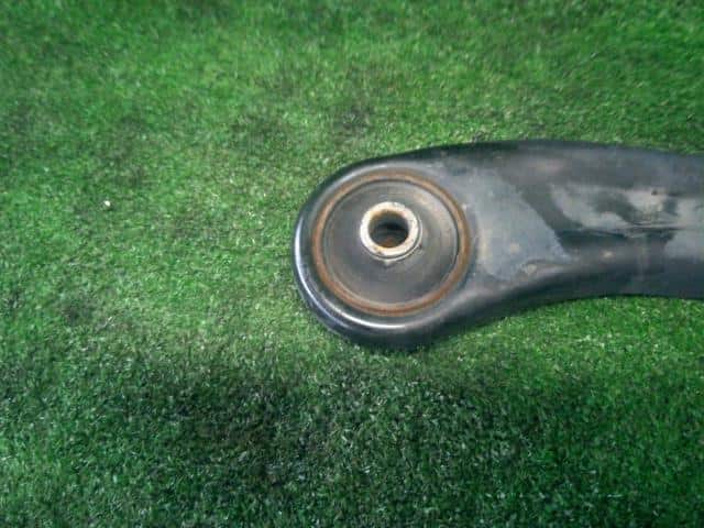 Front Right Lower Control Arm SUZUKI Wagon R 2013 DBA-MH34S 4520185K10 — photo 3
