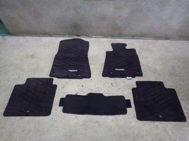 Floor Mat TOYOTA Crown 2013 DBA-GRS210 — photo 1