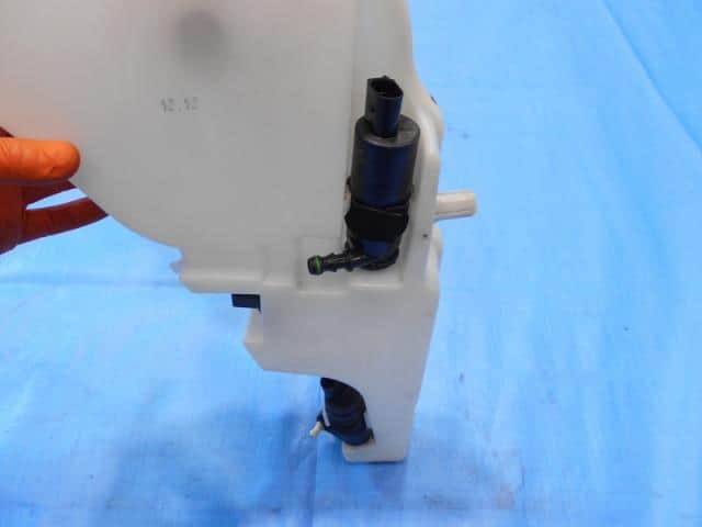 Windshield Washer Tank AUDI Audi a6 2012 DBA-4GCHVS — photo 2