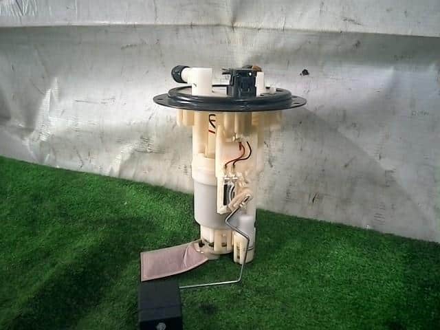 Fuel Pump DAIHATSU Tanto 2017 DBA-LA610S — photo 1