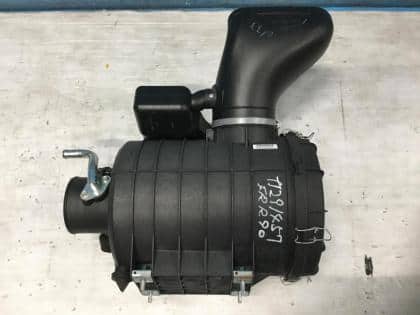 Air Cleaner Assembly ISUZU Forward 8983888670 — photo 1