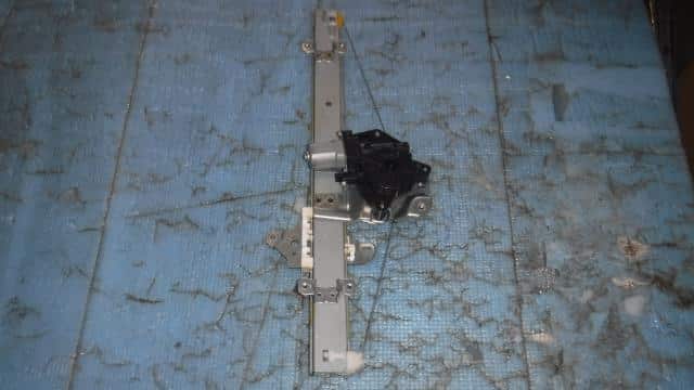 Front Left Door Regulator NISSAN Note 2021 6AA-SNE13 — photo 1