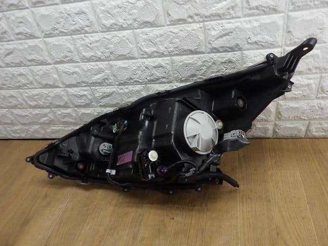 Right Headlight TOYOTA Aqua 2018 DAA-NHP10 — photo 2