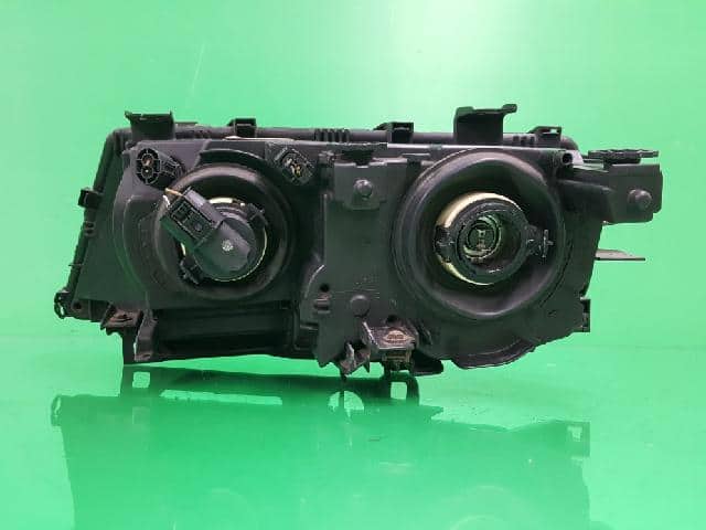 Right Headlight BMW 1999 — photo 5