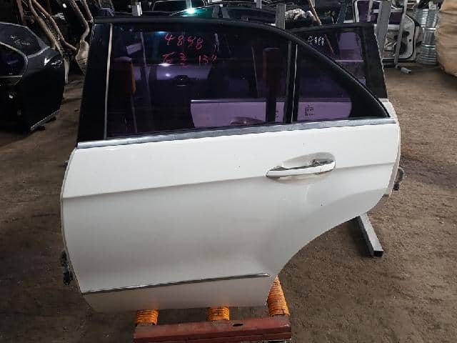 Rear Left Door Assembly MERCEDES-BENZ 2013 — photo 1