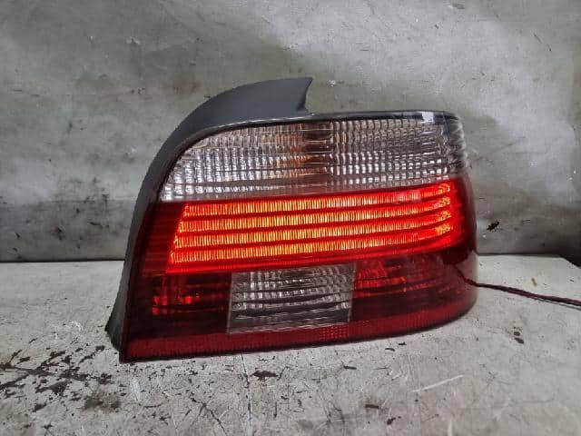 Right Tail Light BMW 5 Series 2003 — photo 3