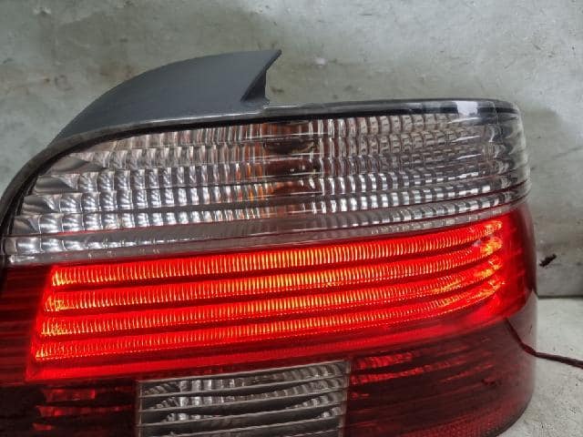Right Tail Light BMW 5 Series 2003 — photo 5