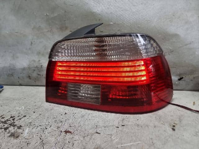 Right Tail Light BMW 5 Series 2003 — photo 2