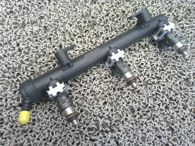 Injector VOLKSWAGEN Up! 2014 DBA-AACHY 04C906031D — photo 1