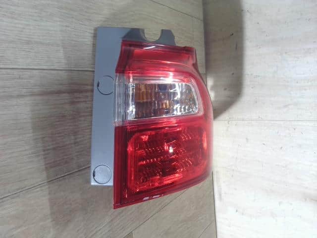 Right Tail Light HONDA Step Wagon 2008 DBA-RG1 — photo 3