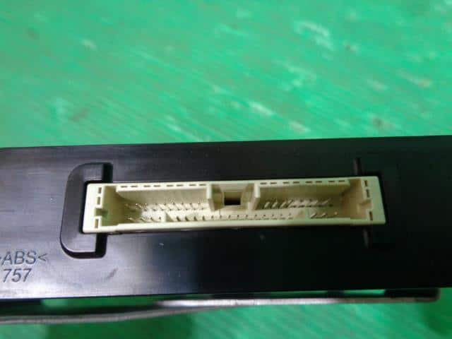 Control Unit HINO Dutro 2018 TKG-XZU605M 8999037010 — photo 4