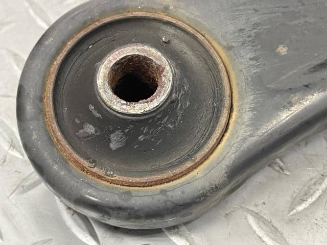 Front Right Lower Control Arm NISSAN Roox 2010 DBA-ML21 — photo 3