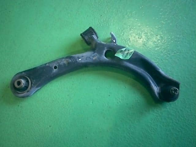 Front Right Lower Control Arm HONDA Life 2007 DBA-JB5 — photo 1